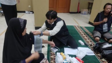 cek kesehatan di salah satu Posko Kesehatan Kota Tangerang. Foto: Antara