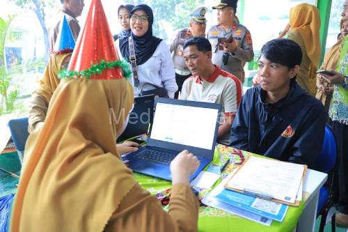 Salah satu pelayanan cek kesehatan gratis di Kota Tangerang. Foto: Istimewa