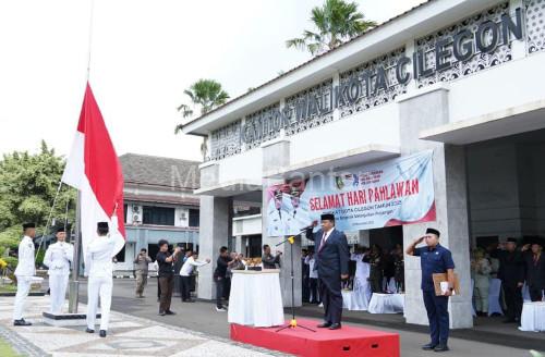 Pemkot Cilegon menggelar upacara peringatan Hari Pahlawan. Foto Daeng Yusvin
