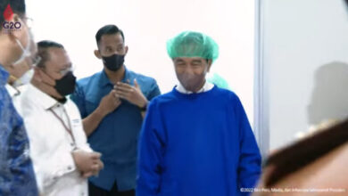 Presiden RI, Jokowi dan Ibu Iriana di RS Pondok Indah. Foto: Chanel Youtube Presiden RI.