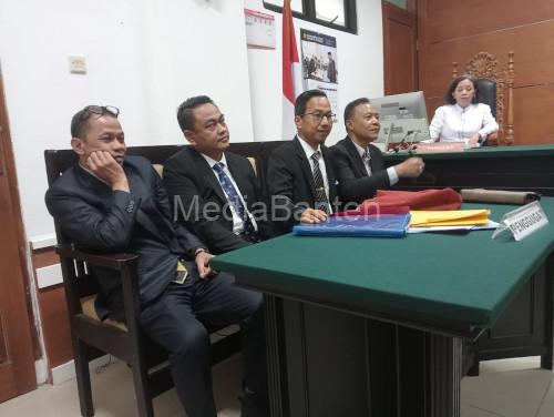 Tim Kuasa Hukum Mamang Maulidin di PTUN Serang. Foto Dadang
