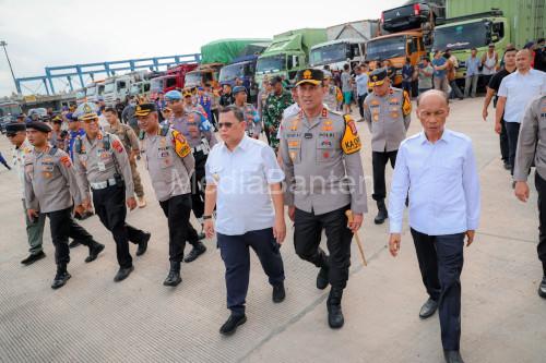 Pj Gubernur Banten, Ucok Abdulrouf Damenta mengunjungi sejumlah jalur penyeberangan di Banten. Foto: Biro Adpim Banten