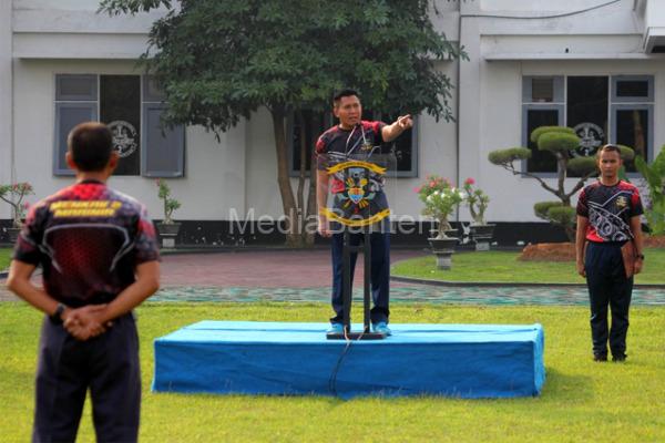 Danmenkav 2 Mar, Kolonel Kakung Priyambodo membuka lomba olahraga antar kompi tempur. Foto: Munawari - Menkav 2 Mar