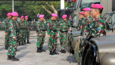 Danmenkav 2 Mar, Kolonel Mar Muhammad Rizal inspeksi alutsista. Foto: Ahmad Munawir - Menkav 2 Mar