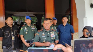 Danrem 064 / MY Banten, Brigjen TNI Andrian Susanto memberikan keterangan pers. Foto: Budi Wahyu Iskandar