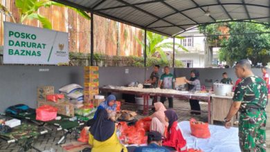 Dapur umum penangan banjir di Cibeber. Foto Daeng Yusvin