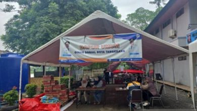 Dapur Umum Dinsos Kota Tangerang untuk korban banjir. Foto Antara