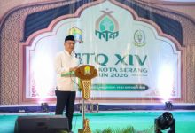 Sekda Banten, Deden Apriandhi membuka resmi MTQ Kota Serang ke-XIV. Foto Biro Adpim Banten