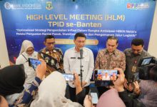 sekda Provinsi Banten, Deden Apriandhi pada pertemuan di BI Perwakilan Banten. Foto Biro Adpim Banten