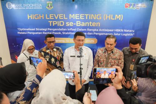 sekda Provinsi Banten, Deden Apriandhi pada pertemuan di BI Perwakilan Banten. Foto Biro Adpim Banten