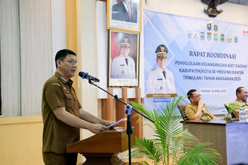 Deden Apriandhi, Sekda Provinsi Banten. Foto Biro Adpim Banten