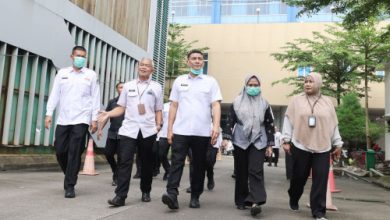 Deden Apriandhi, Sekda Banten berkunjung ke RSUD Banten. Foto Biro Adpim Banten
