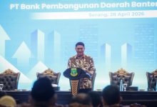 Deden Apriandhi, Sekda Banten yang juga komisaris di Bank Banten. Foto Biro Adpim Banten