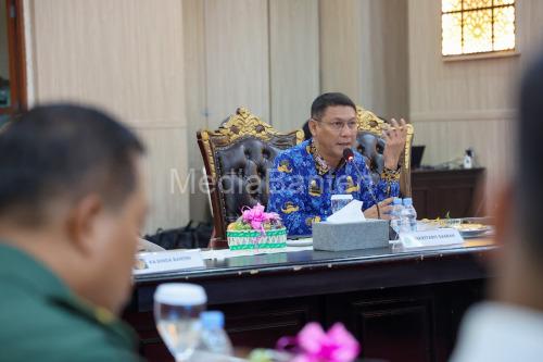 Deden Apriandhi, Sekda Provinsi Banten. Foto Biro Adpim Banten