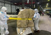 Proses dekontminasi radiaktif Cesium - 137 di Kawasan Industri Modern Cikande. Foto: Antara