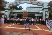 Koalisi Abal-abal berdemo di Kemendagri. Foto: Rilis Abal-abal