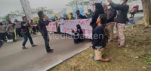 mahasiswa demo