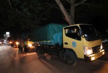 Deretan Truk Sampah Tangsel menuju TPSA Cilwong, Kota Serang. Foto BW Iskandar