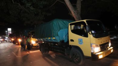 Deretan Truk Sampah Tangsel menuju TPSA Cilwong, Kota Serang. Foto BW Iskandar