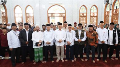Wagub Banten, Achmad Dimyati Natakusumah bersama Baznas Banten. Foto Biro Adpim Banten
