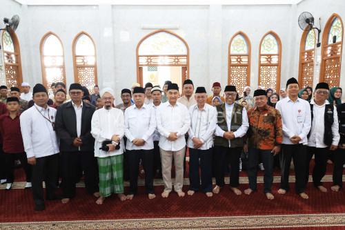 Wagub Banten, Achmad Dimyati Natakusumah bersama Baznas Banten. Foto Biro Adpim Banten