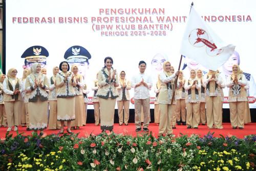 Wagub Banten, Achma Dimyati Natakusumah dalam acara pengukuhan pengurus BPWI Klub Banten. Foto Biro Adpim Banten
