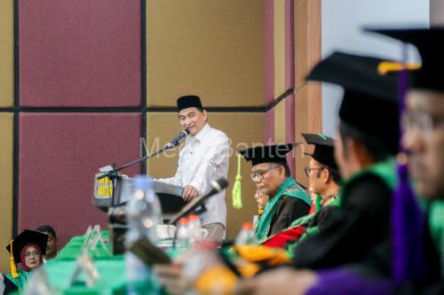 Wagub Banten, Achmad Dimyati Natakusumah hadir dalam pengukuhan guru besar UIN SMHB. Foto Biro Adpim Banten