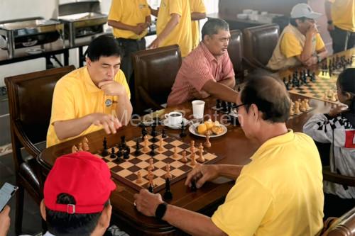 Wakil Gubernur Banten, Achmad Dimyati Natakusumah bersama Komunitas Catur di Tangerang. Foto Biro Adpim Banten