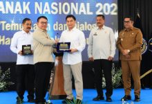 Wagub Banten, Achmad Dimyati Natakusumah bersama Kepala Staf Kepresidenan, Dudung Abdurahman. Foto Biro Adpim Banten
