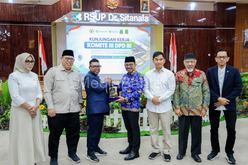 Wagub Banten, Achmad Dimyati Nataksumah dalam kunjungan kerja Komite III DPD RI. Foto Biro Adpim Banten