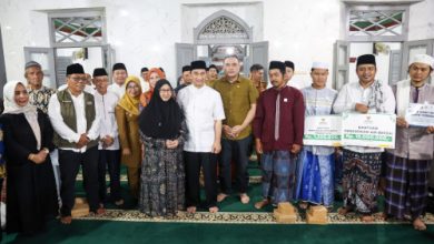 Wagub Banten, Achmad Dimyati Natakusumah dalam Safari Ramadan di Masjid Salafie Caringin. Foto Biro Adpim Banten