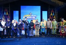 Wagub Banten, Achma Dimyati Nataksumah membuka tradisi Ngadu Bedug di Pandeglang. Foto Biro Adpim Banten