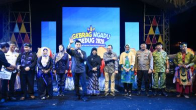 Wagub Banten, Achma Dimyati Nataksumah membuka tradisi Ngadu Bedug di Pandeglang. Foto Biro Adpim Banten