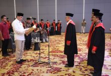 Wagub Banten, Achmad Dimyati Natakusumah melantik dewan hakim dan pengaws MTQ Banten. Foto Biro Adpim Banten