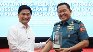 Wagub Banten, Achmad Dimyati Natakusumah bersama Wakil Gubernur Lemhanas, Laksamana Madya TNI Edwin. Foto Biro Adpim Banten