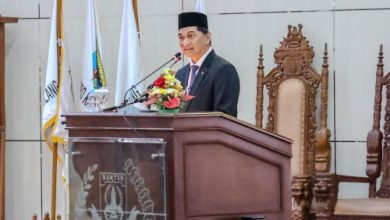 Wagub Banten, Achmad Dimyati Natakusumah di DPRD Banten. Foto Biro Adpim Banten