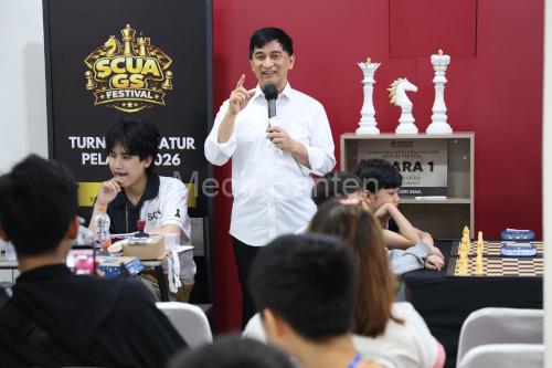 Wagub Banten, Achmad Dimyati di Sekolah Catur Utu Adiyanto di Tangerang. Foto Biro Adpim Banten