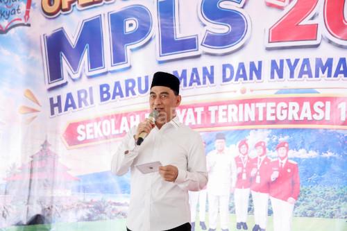 Wagub Banten, AChmad Dimyati Natakusumah membuka MPLS Sekolah Rakyat Terintegrasi Pandeglang. Foto Biro Adpim Banten
