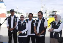 Dirut PT ASDP Indonesia Ferry, Ira Puspadewi dan manajemen lainnya. Foto: Antara