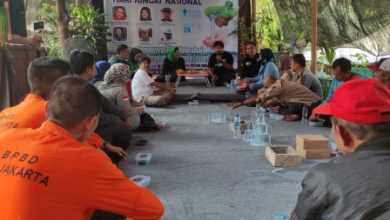 Diskusi Komunitas Pecinta Alam soal sungai di Jakarta menjadi bersih. Foto: Diskominfo DKI Jakarta