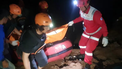 Jenazah korban tenggelam di Danau Proyek Citra Kabupaten Tangerang. Foto: Antara