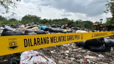 Penyegelan TPS Ilegal oleh DLH Kota Tangerang. Foto Antara