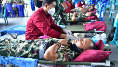 Donor darah prajurit Yontankfib 2 Mar untuk memperingati Hut Marinir ke-77. Foto: Ahmad Munawir - Menkav 2 Mar