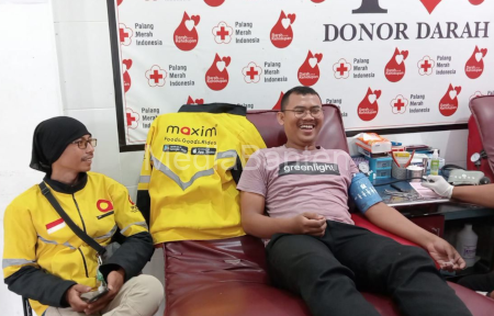 Donor darah pengemudi Maxim di Pandeglang. Foto: PR Maxim