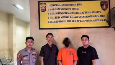 Polda Banten tangkap buronan penipuan dana umroh. Foto: Antara