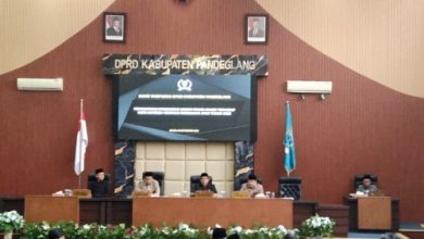 Sidang Banggar DPRD Kabupaten Pandeglang. Foto Nana Amdan