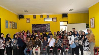 KKN Unis Tangerang melakukan edukasi UMKM. Foto: Iqbal Kurnia