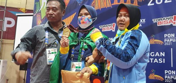 pegulat putri banten