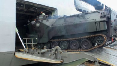 Embarkasi pasukan dan ranpur Yonranratfib 2 Mar . Foto: Ahmad Munawir