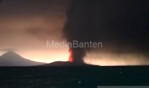 Erupsi Gunung Anak Kraktau. Foto Antara